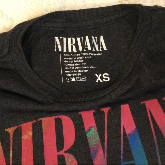 ❤️HP!❤️ NIRVANA Multicolor Smiley Face Band Name Black T-Shirt - Picture 4 of 7